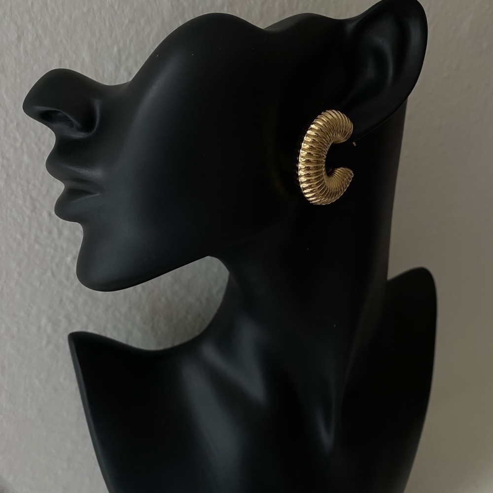 Gold Cable Hoop Earrings - Picture 2 of 5